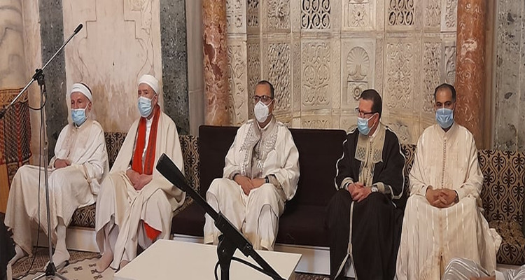 المشيشي يعد بإيصال قطار التنمية إلى القيروان محتجون يرفعون ضده ''ديقاج'' 