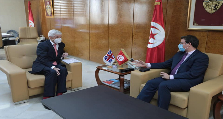 وزير النقل يلتقي السفير البريطاني بتونس 