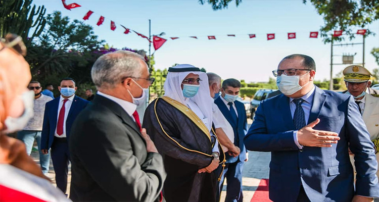 رئيس الحكومة يواكب سباقات  الخيول العربية الأصيلة بمركض قصر السعيد 