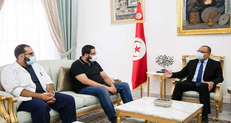 المشيشي يستقبل الطبيبين اللذين تم تعنيفهما بمستشفى الياسمينات