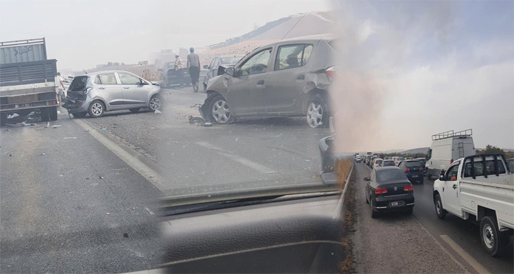 أدخنة تحجب الرؤية وتتسبب في تصادم بين عدد من السيارات 