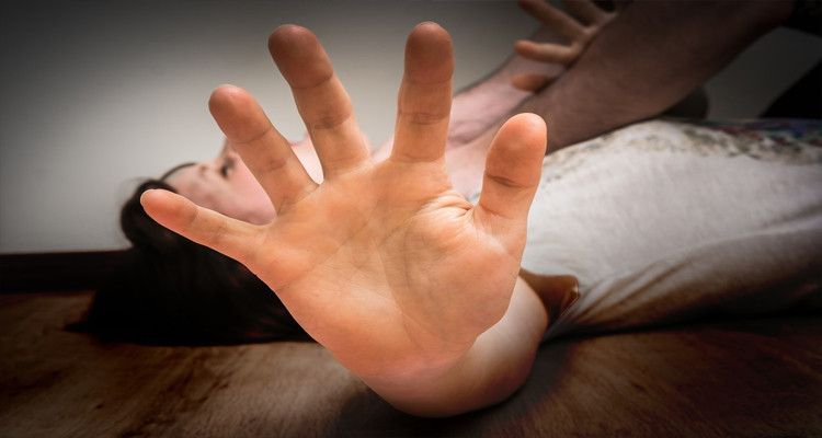 الحمامات: يشوّه رقبة سيدة بموسى بعد أن تصدت له ومنعته من اغتصابها 