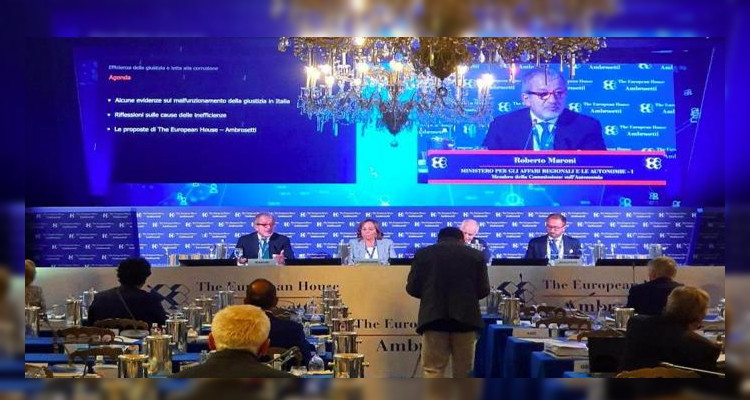 وزيرة الداخلية الإيطالية: الدولة التونسية مهددة بالانهيار 