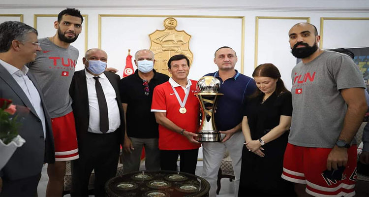 منتخب كرة السلة يعود إلى تونس مظفرا بالتاج الافريقي 
