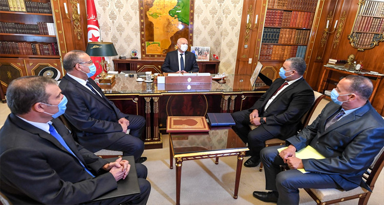 رئيس الدولة يؤكد وجوب التعامل مع المظاهرات في كنف ما يضبطه القانون 