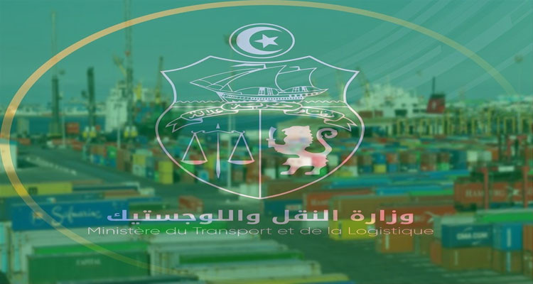 وزارة النقل تدعو كافة المتدخلين إلى التسريع في رفع الحاويات بالموانئ 