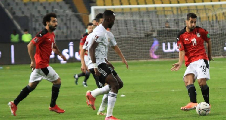 الفراعنة يفتكون صدارة المجموعة من فرسان المتوسط (فيديو) 