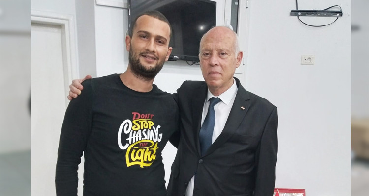 رئيس الدولة يعود جريح الثورة يسري الزرلي ويتعهد بتوفير كل أشكال الإحاطة له 