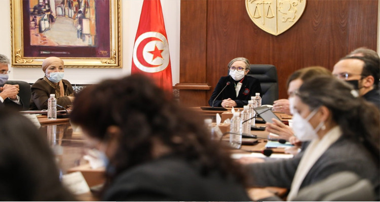 رئيسة الحكومة تؤكد ضرورة الاعداد الجيد لمجابهة جائحة كورونا