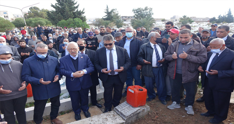 الغنوشي: زوجة عماد الخميري توفيت على اثر الإجراءات الرئاسية في حق النواب