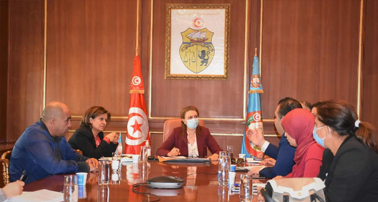 سعاد عبد الرحيم بلدية تونس انتصاب فوضوي