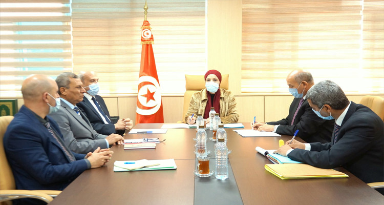 وزيرة  العدل تؤكد ضرورة الإسراع في إتمام برنامج العدالة الرقمية 