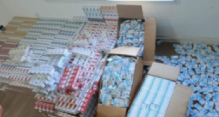 جبل الجلود: مداهمة مخزن والعثور على مئات علب السجائر 