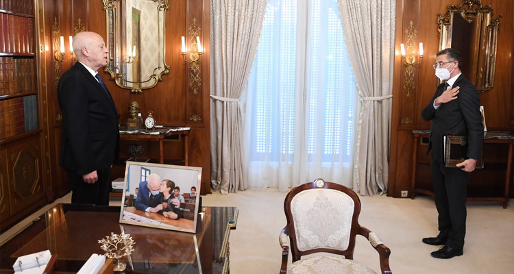 لدى استقباله وزير الداخلية: رئيس الدولة يشدد على تطبيق القانون دون أي تمييز