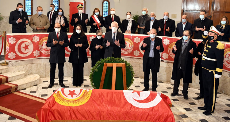 رئيس الدولة يشرف على موكب الذكرى 69 لاستشهاد النقابي فرحات حشاد 
