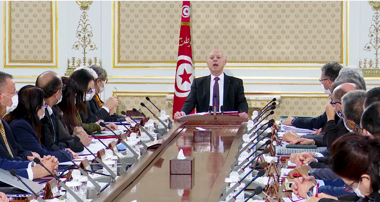 رئيس الدولة: اليوم أو غدا سنعلن عن تدابير جديدة تعيد السيادة إلى الشعب