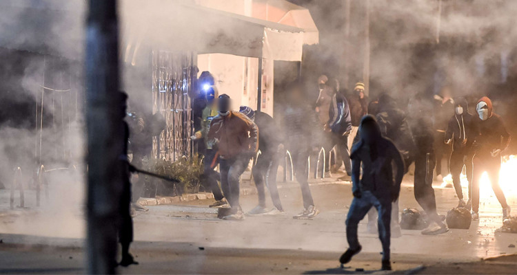 حي الرمانة: مشاجرة تسفر عن تهشيم سيارة مواطن وإيقاف نفرين 