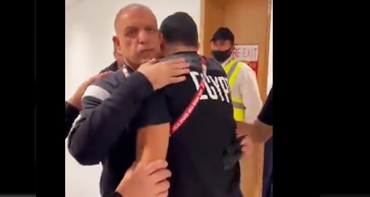بعد لقطته البذيئة: عصام الحضري يعتذر من مدرب المنتخب الأردني 