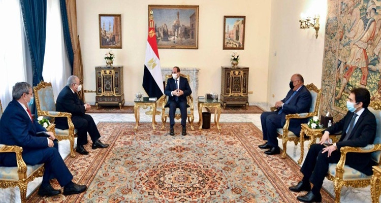 السيسي ووزير خارجية الجزائري يجددان دعمهما للرئيس قيس سعيّد