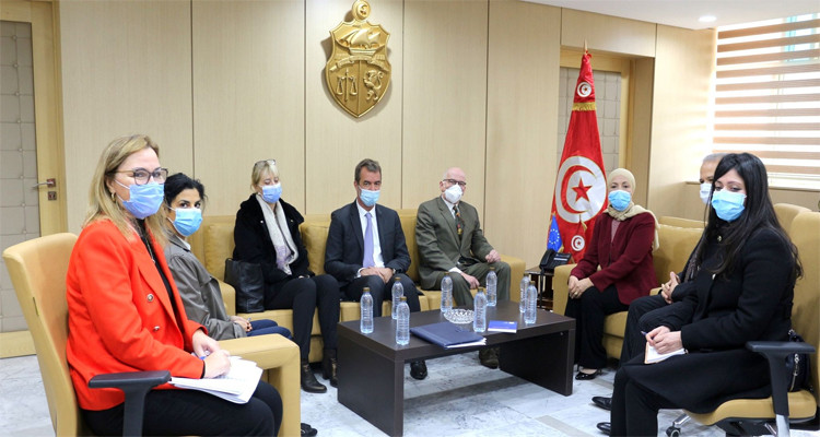 وزيرة العدل تستقبل سفير الاتحاد الأوروبي 