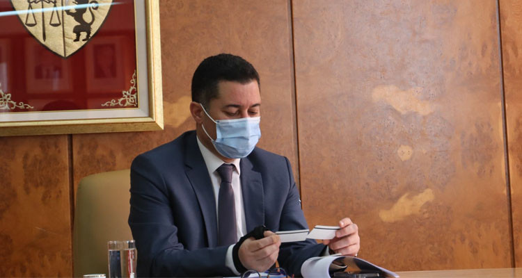 وزير النقل يحث على  التسريع في تركيز منظومة الاستخلاص الجديدة لـنقل تونس