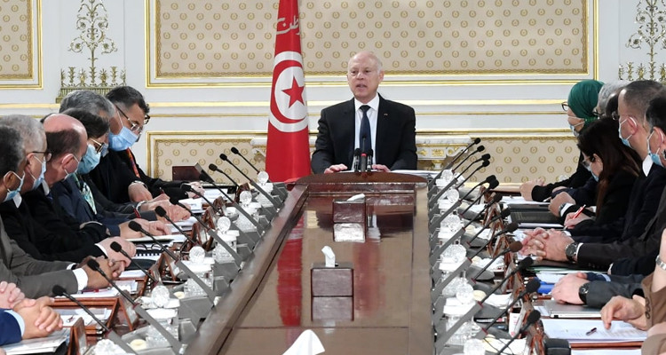 رئيس الدولة يشرف على مجلس وزاري للمصادقة على عدد جديد من المراسيم 
