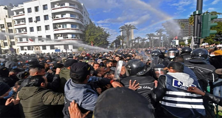 النيابة العمومية: جثة المتظاهر لم تكن تحمل آثار عنف ظاهرة للعيان 