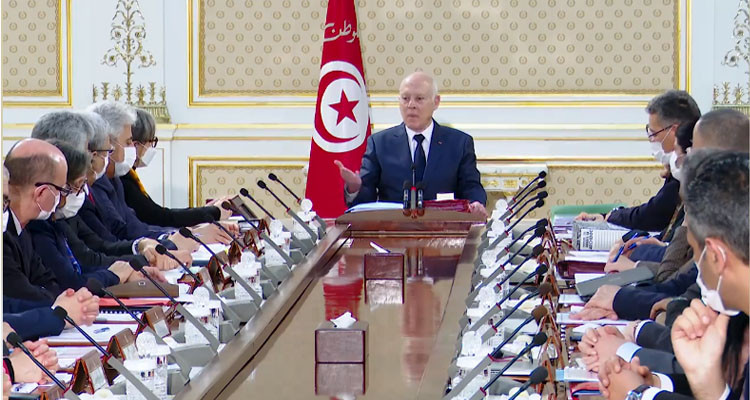 رئيس الدولة: شرعنا في إجلاء التونسيين العالقين بأوكرانيا  