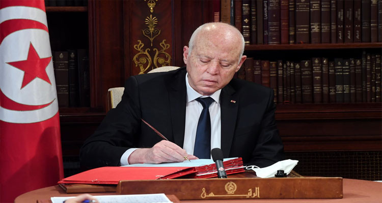 رئيس الدولة يصدر مرسوما يعفي المحكوم عليهم في قضايا الطلاق من خطايا التأخير