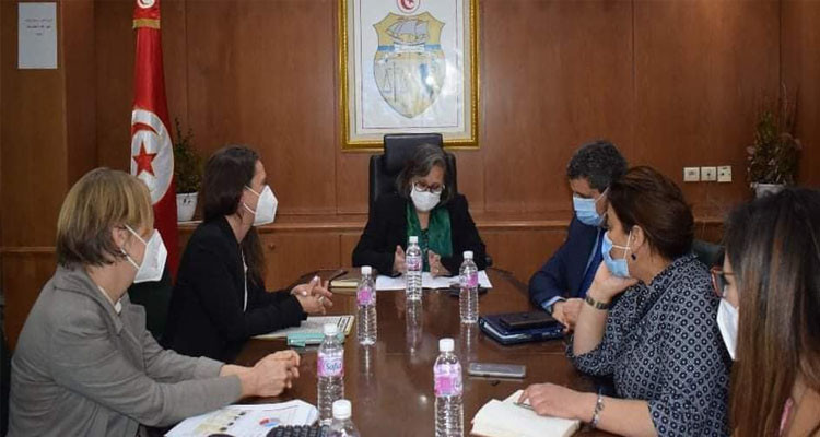 وزيرة الصناعة تستقبل ممثلة السفارة الألمانية المكلفة بالشؤون الاقتصادية