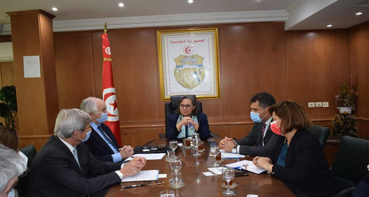 وزيرة الصناعة: المؤسسات الفرنسية بتونس دعم مهم للاقتصاد الوطني  