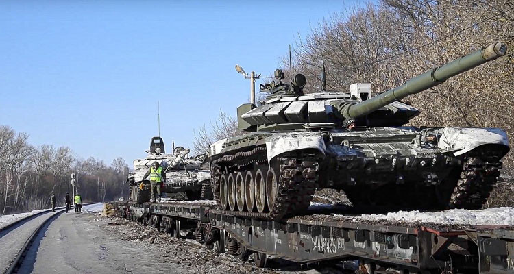 القوات الروسية تتلقى الأوامر باجتياح أكرانيا 