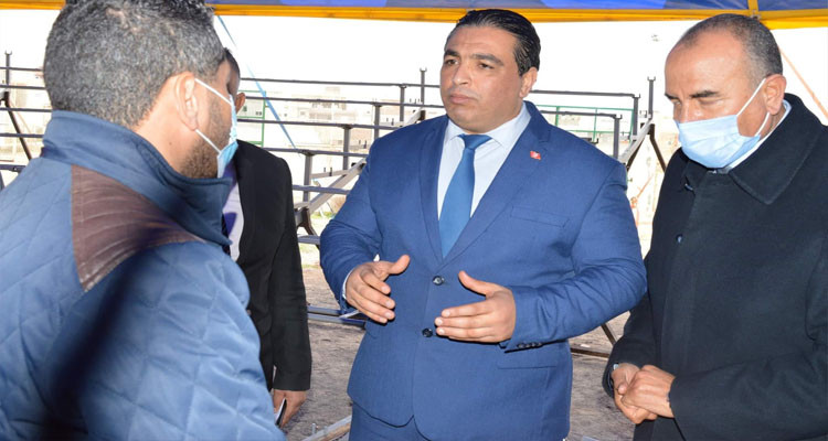 والي بن عروس يشرف على تنصيب خيمة ''سيرك''