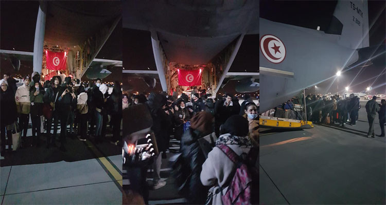 أولى رحلات إجلاء التونسيين العالقين بأوكرانيا تقلع من مطار كاراكوفيا البولونية