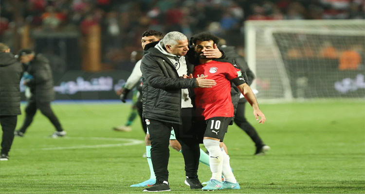 وائل جمعة يسقيل من مهامه مع منتخب الفراعنة 