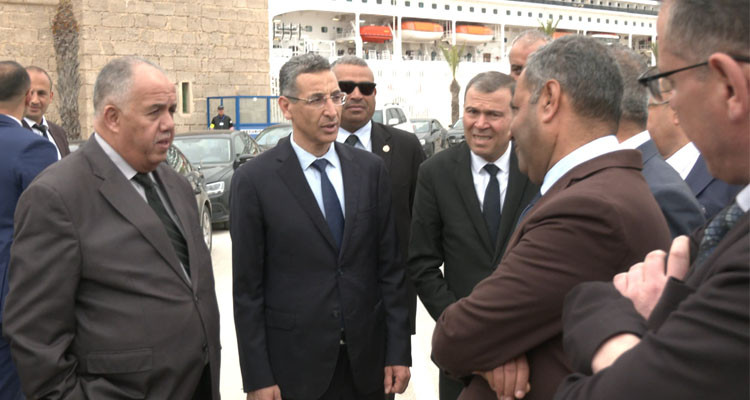 وزير الداخلية يطلع على جاهزية الوحدات الأمنية المتمركزة بالقرية السياحية 