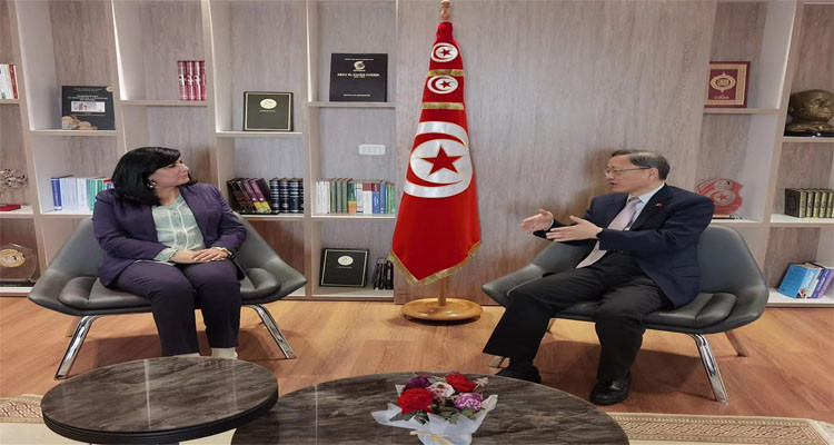 عبير موسي تستقبل السفير الصيني بتونس