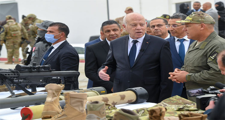 الحرس الوطني يقيم مأدبة إفطار على شرف رئيس الجمهورية 