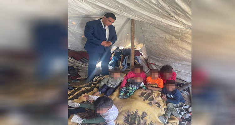 والي بن عروس يأذن بكراء منزلين لفائدة عائلتين معوزتين 