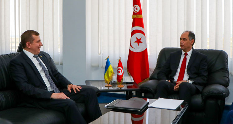 وزير التعليم العالي يتباحث مع السفير الأوكراني مشاكل الطلبة التونسيين