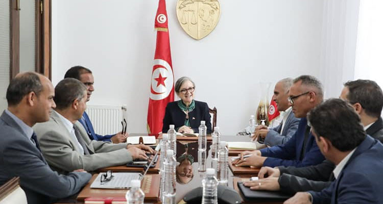 رئيسة الحكومة توصي بدفع عجلة التنمية والتشغيل بولاية قفصة 