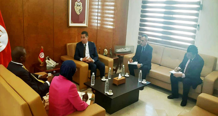 وزير النقل لوفد البنك الافريقي: نسعى لتركيز نقل ناجع وصديق للبيئة 