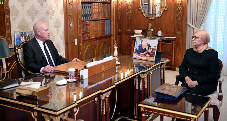 رئيس الدولة: يجب الاستجابة لمطالب الشعب وعزل القضاة الذين لا يشرفون القضاء 