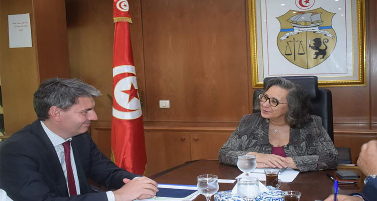 وزيرة الصناعة تستقبل وفدا رفيع المستوى عن البنك الأوروبي للاستثمار 