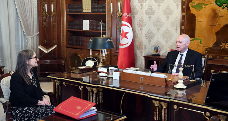 رئيس الدولة يتباحث مع رئيسة الحكومة الأوضاع الاقتصادية والمالية