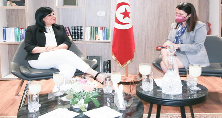 موسي تستقبل القائمة بأعمال السفير الأمريكي ناتاشا فرانشيسكي 