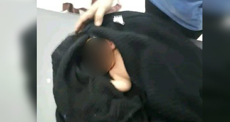 تنجب طفلا خارج إطار الزواج وتتخلص من جثته داخل كيس  
