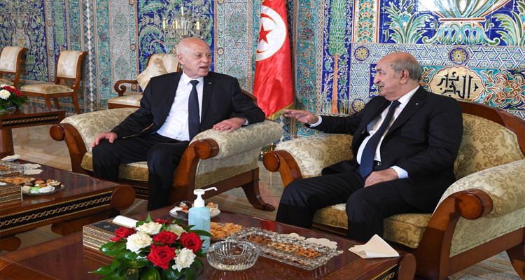 رئيس الدولة يشارك نظيره الجزائري في  تدشين معلم الحرية