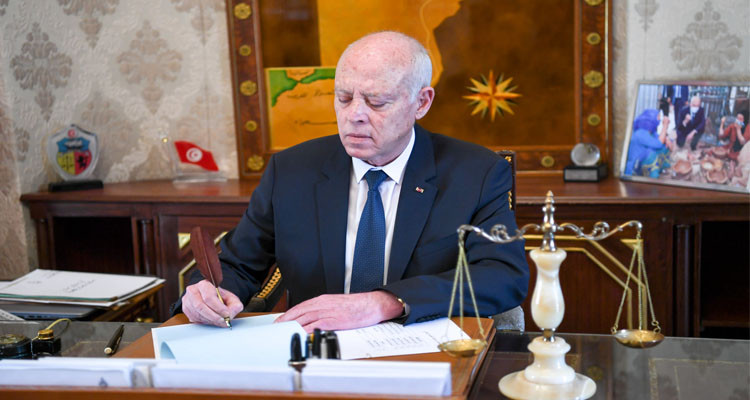 رئيس الدولة يقرر التمديد في غلق المنطقة العسكرية بتطاوين لسنة إضافية 