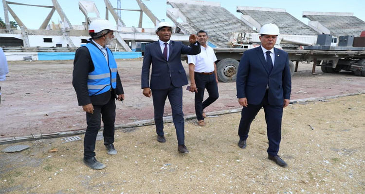 وزير الرياضة يعاين سير أشغال الملعب الأولمبي بالمنزه 